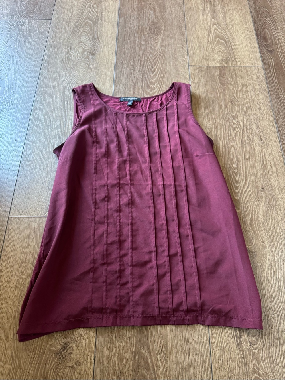 Banana Republic Sleeveless Pleated Front Tank - Burgundy